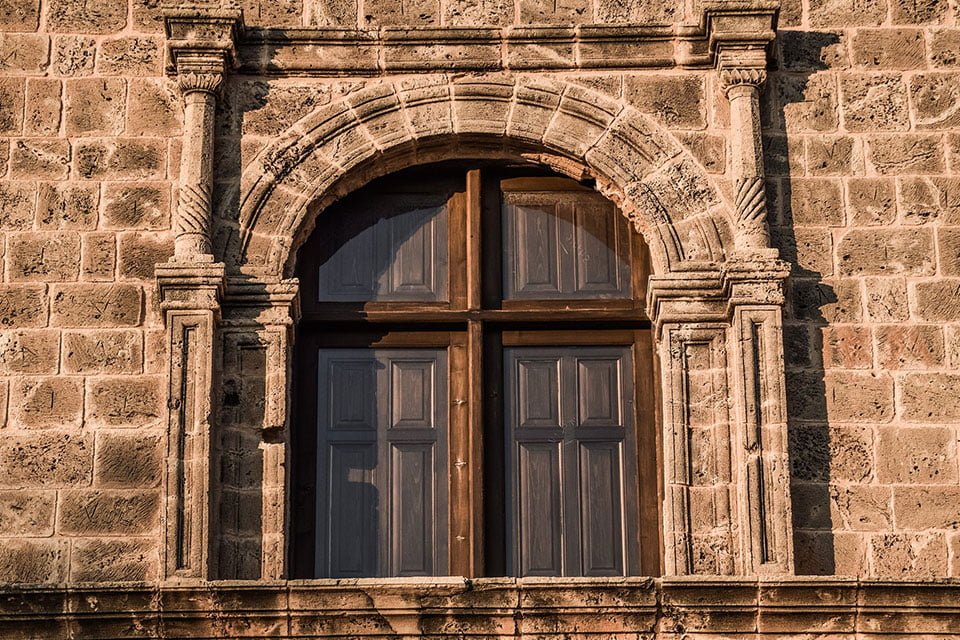 Arch Windows