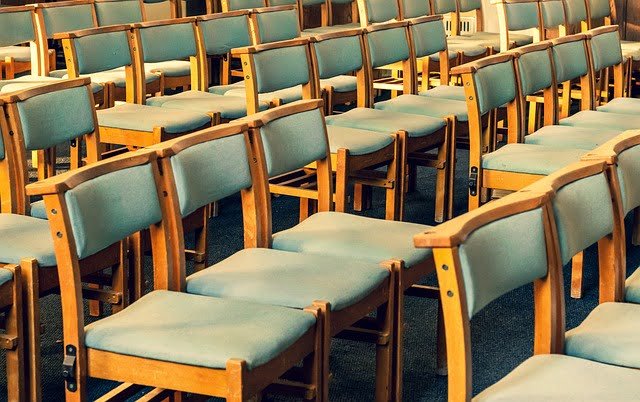 Choosing the Right Worship Seating for Your Church
