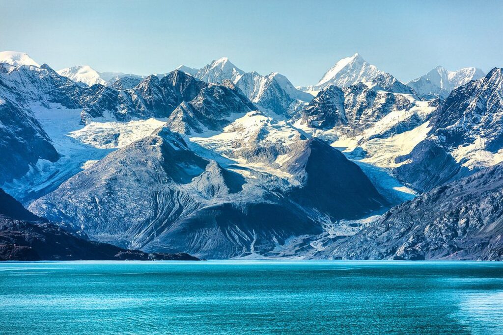 Alaska Awaits: Top Must-Do Activities in the Last Frontier