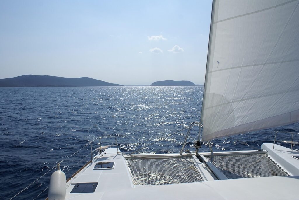 Catamaran vs. Yacht Charters