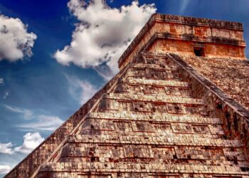 Archaeological travel tours