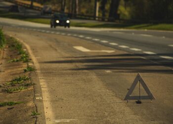 Roadside Safety Protocols for Teen Drivers