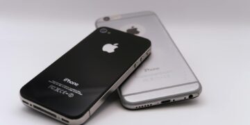 what to check before buying a refurbished high-end smartphone