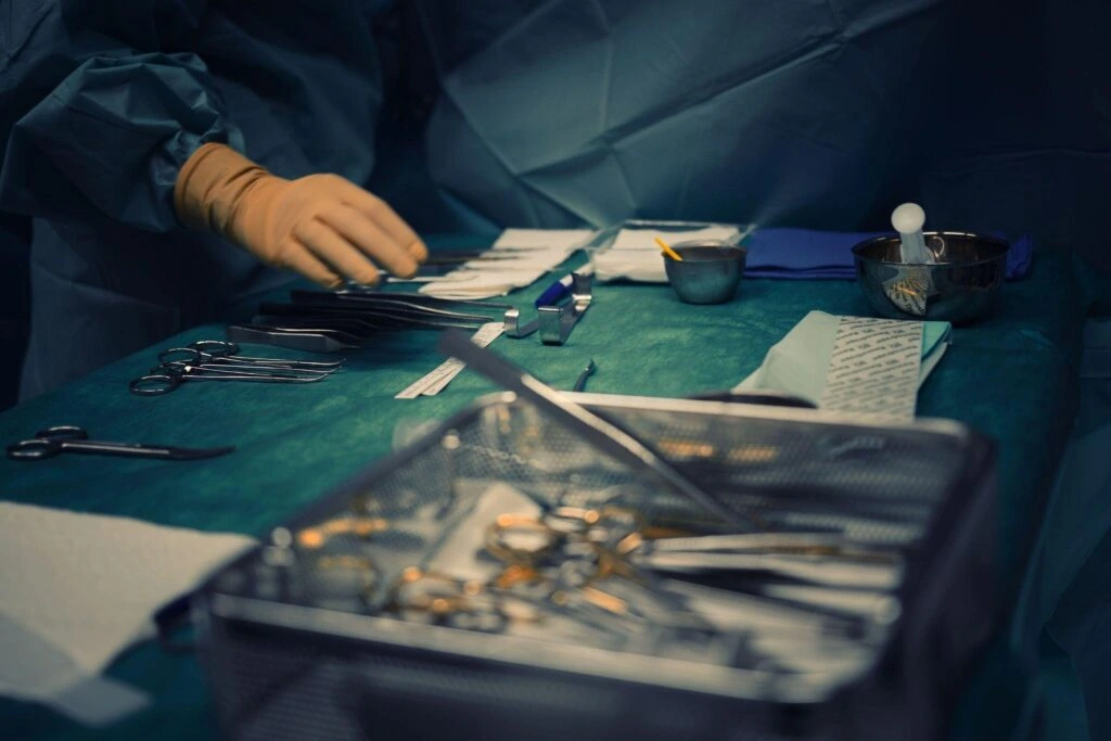 Accredited surgical facility with sterile instruments at a high-quality plastic surgery clinic